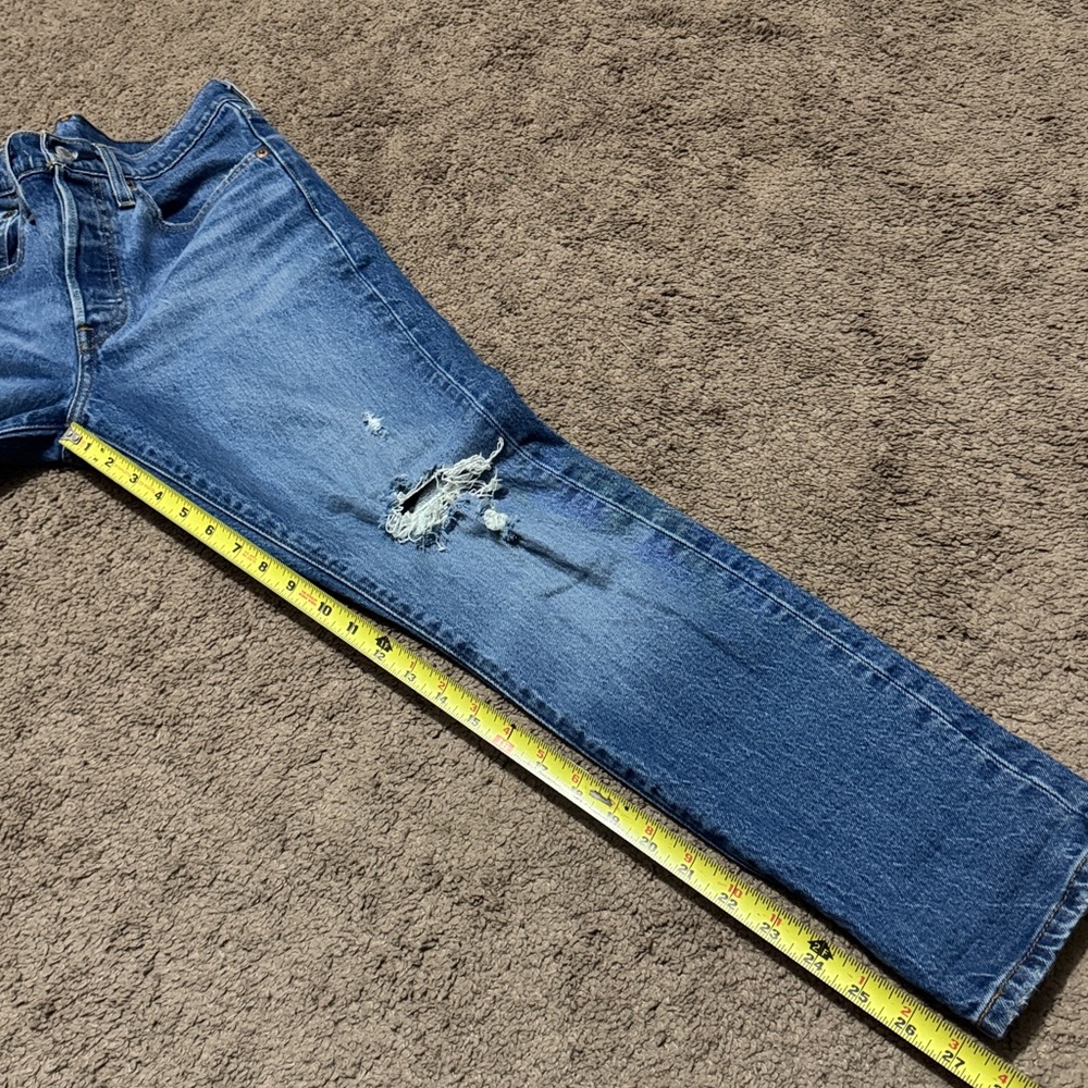 Levi’s 501 Skinny Distressed Jean-Tagged 26x30 Wmns size-Med Wash-99 Cotton-EUC - Picture 8 of 15